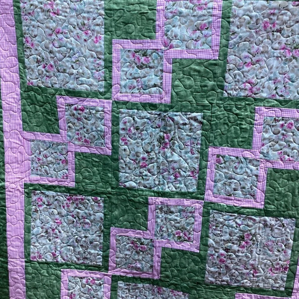 Quilted Home Bedding Throw in Green and Pink